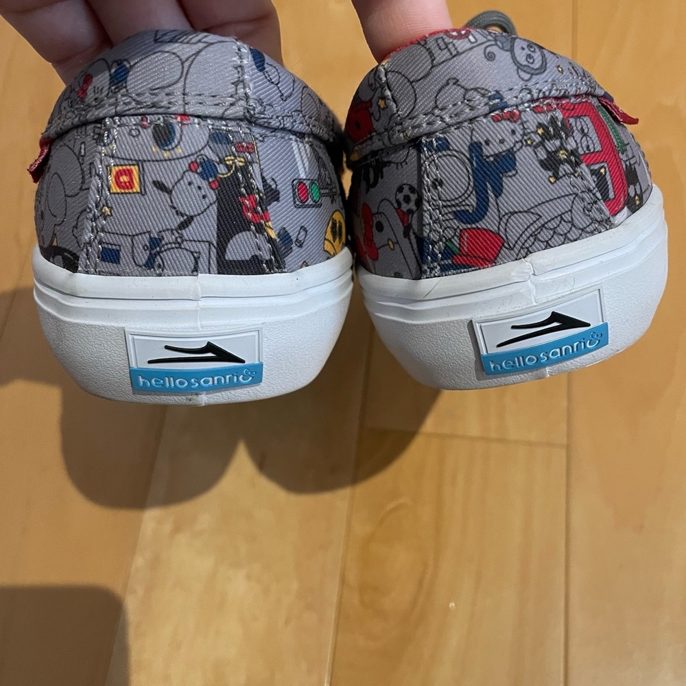 Women’s hello sanrio and friends lace up sneakers - Picture 4 of 6